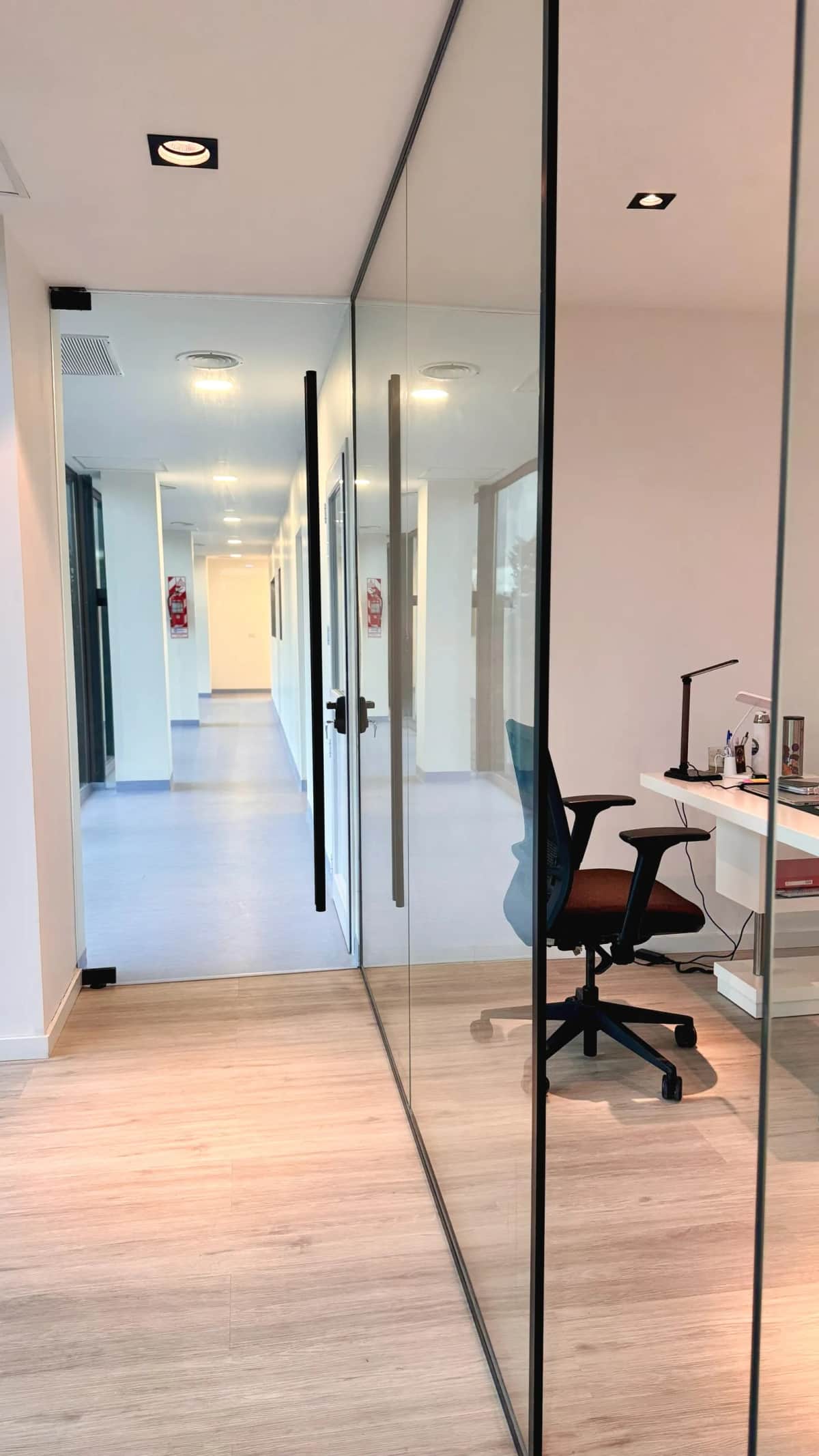 Área de espera confortable y cálida para los pacientes de BioBal